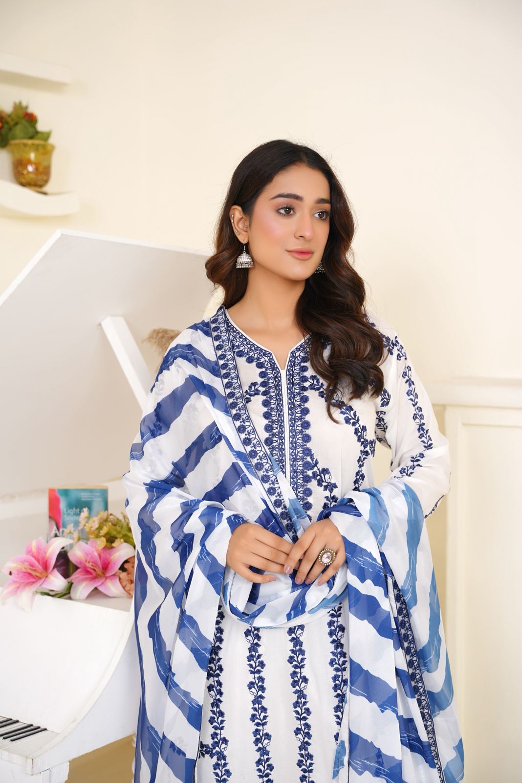 Sapphire Breeze – The Essence of Blue Elegance
