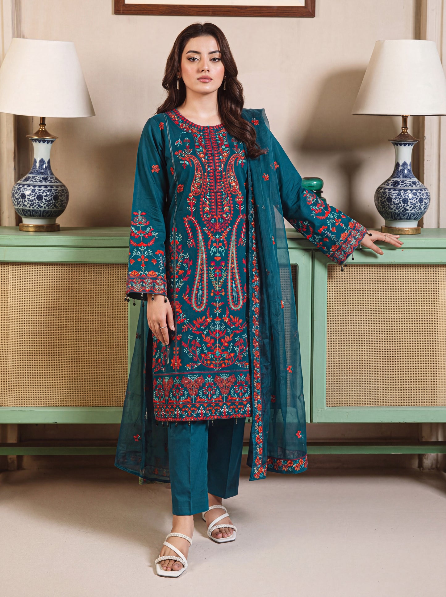 Sapphire Luxury Embroidered Lawn 3PC