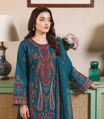 Sapphire Luxury Embroidered Lawn 3PC