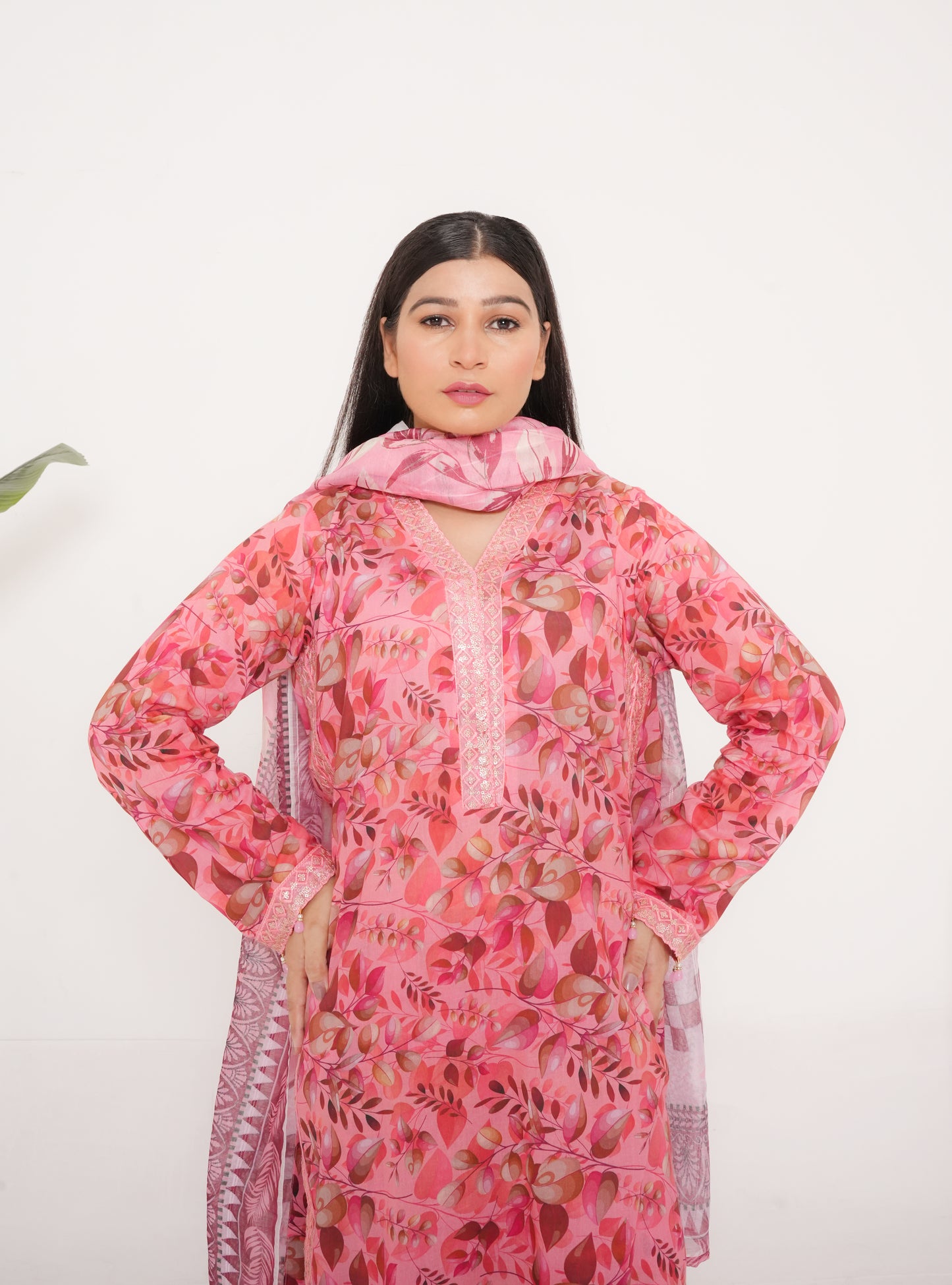 Rosy Whisper – Delicate Hues