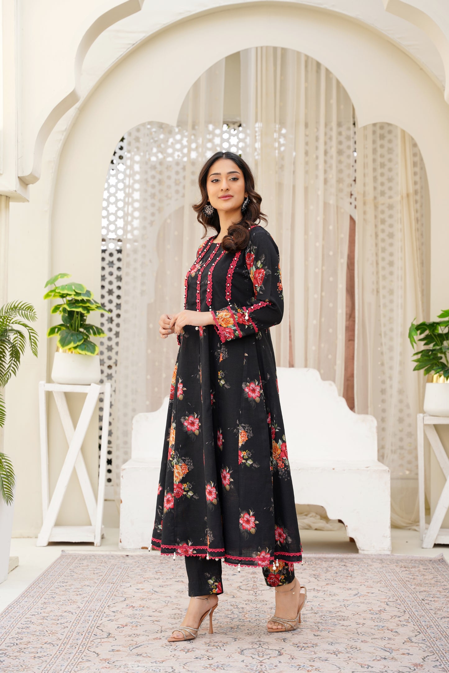 Black Red Floral – Mirari | Frock