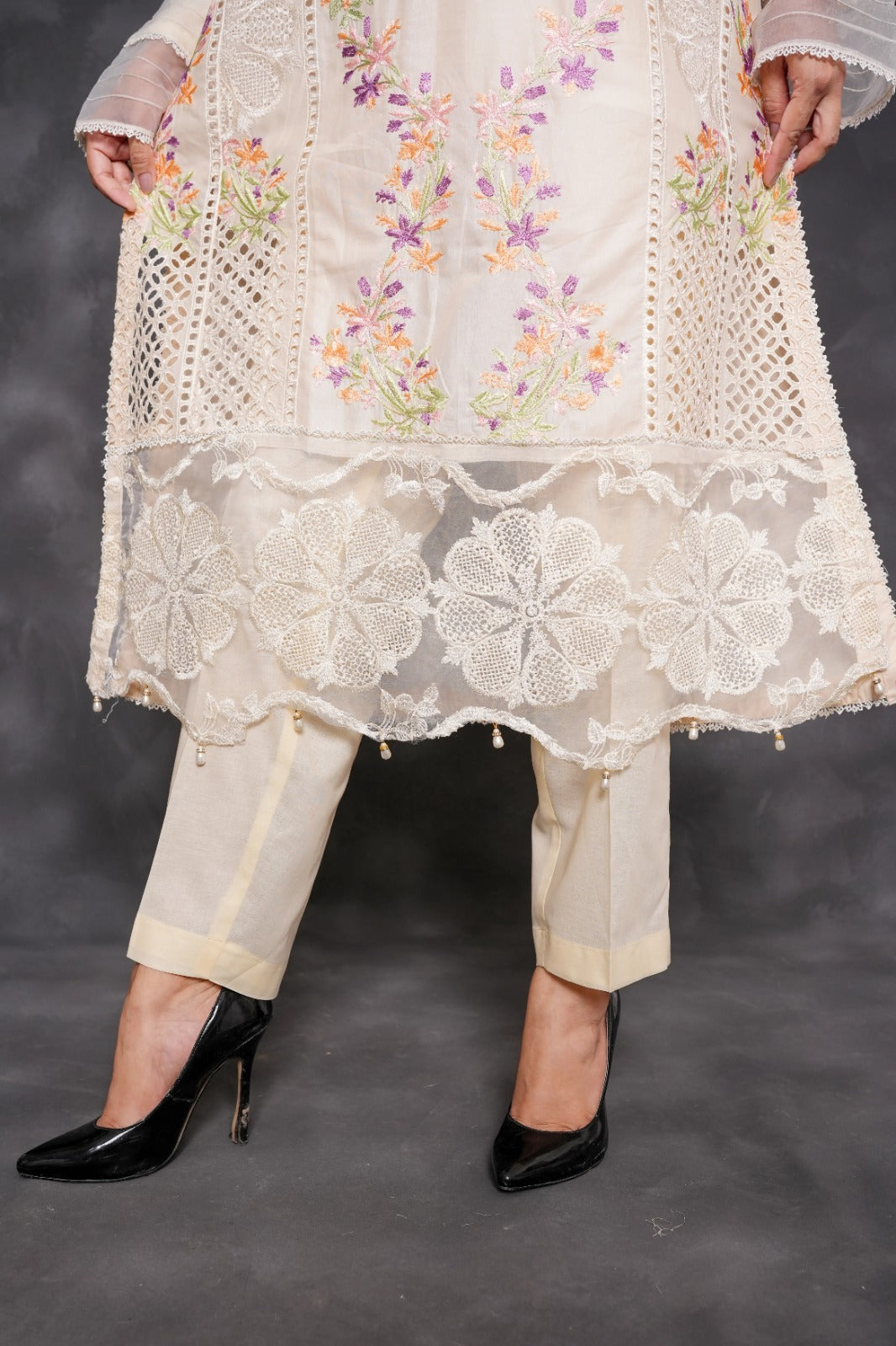 Zohra – Ivory Floral Charm
