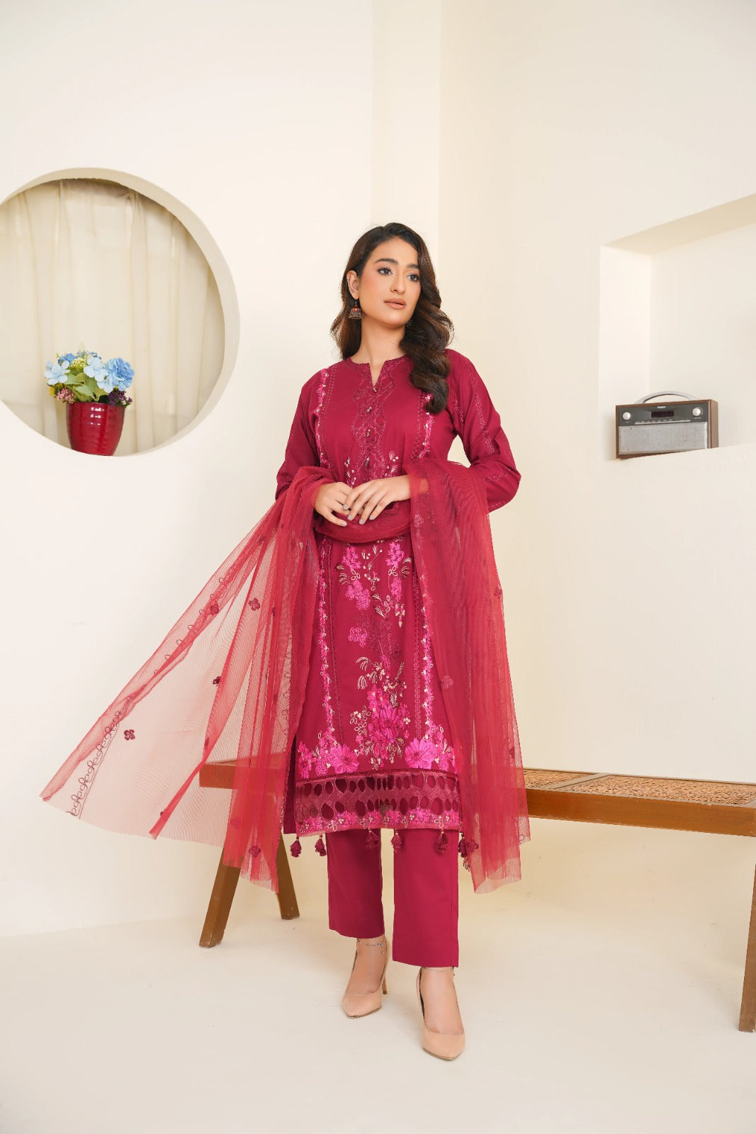 Mahrosh – Radiant Beauty