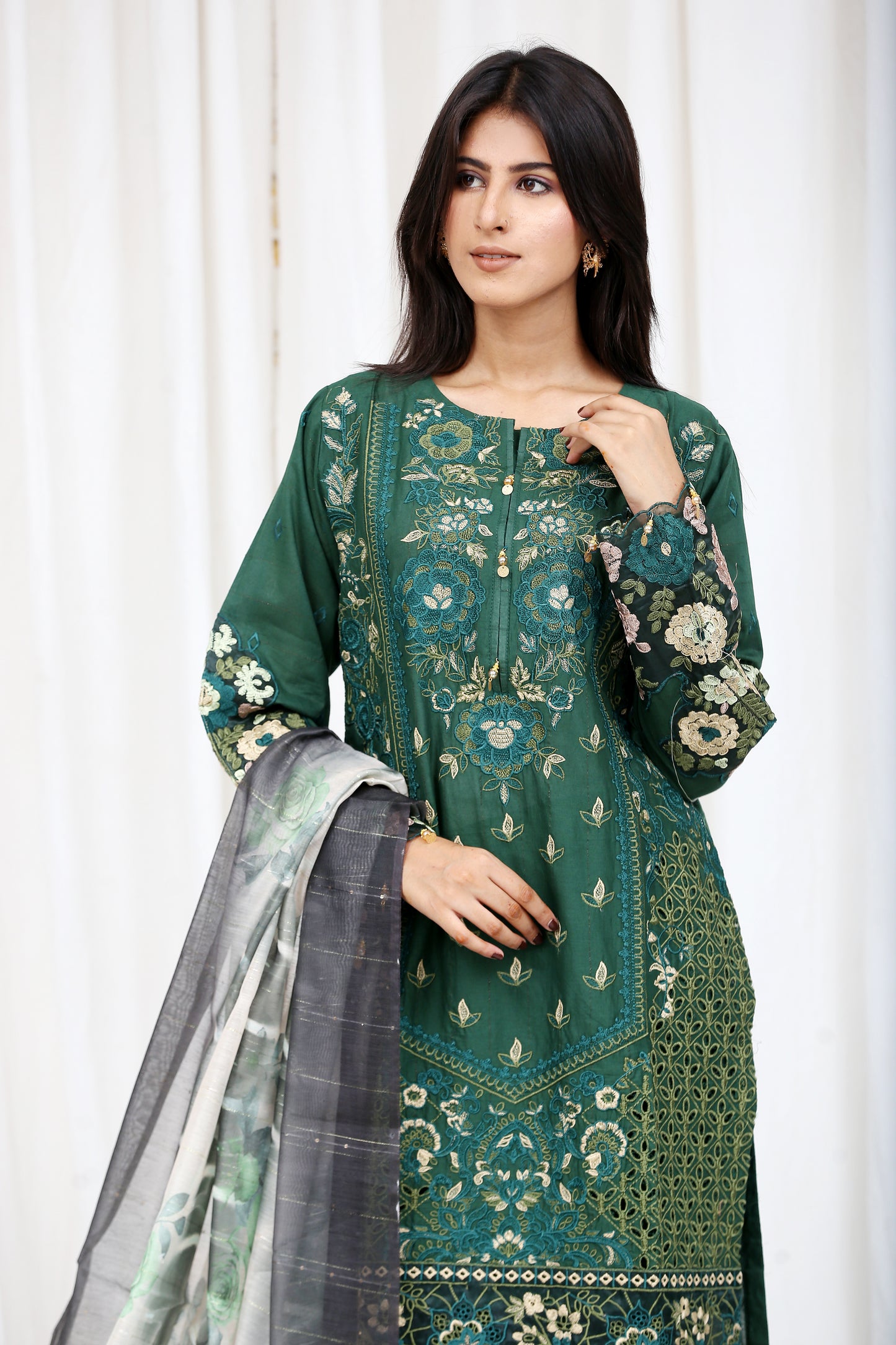 Emerald Grace – Floral & Fab Edition