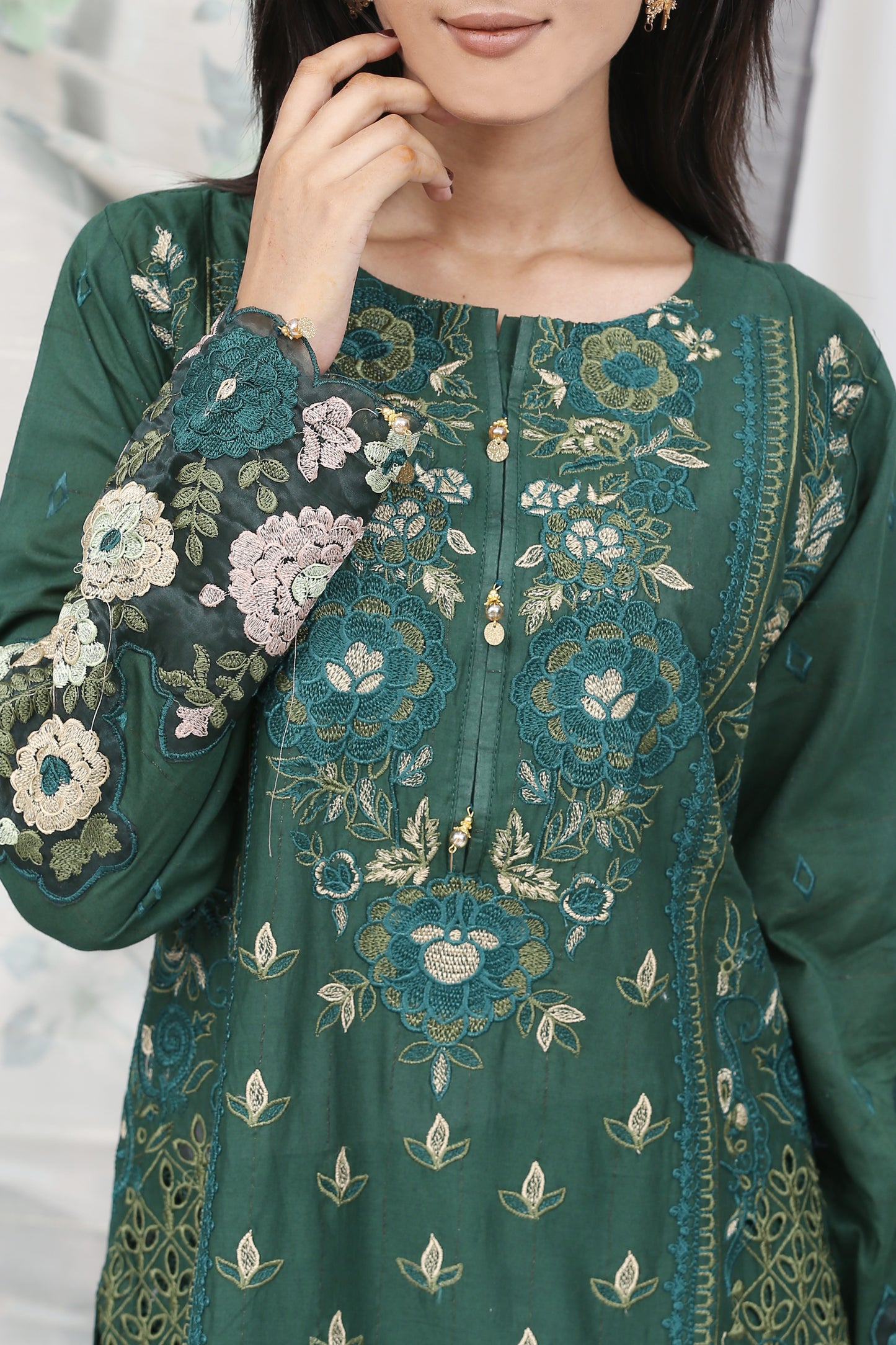 Emerald Grace – Floral & Fab Edition