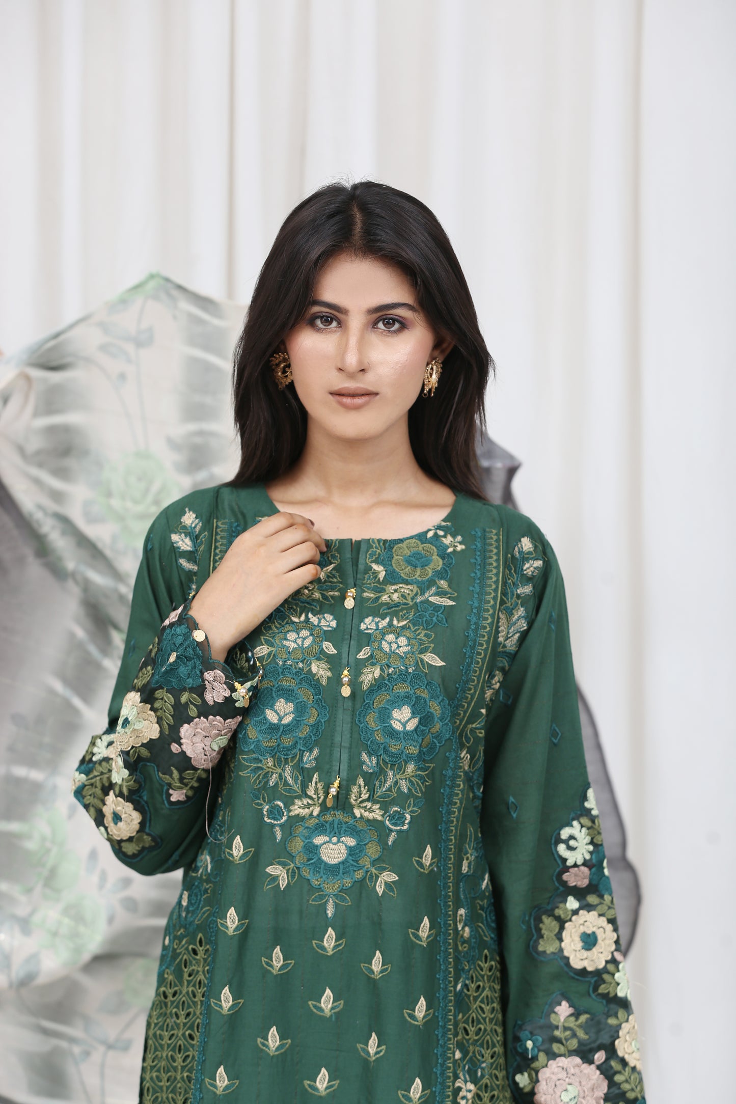 Emerald Grace – Floral & Fab Edition