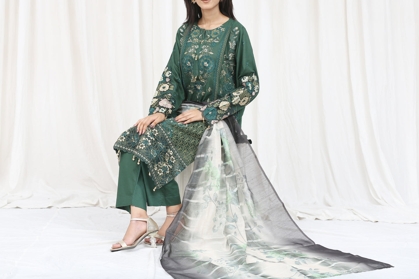 Emerald Grace – Floral & Fab Edition