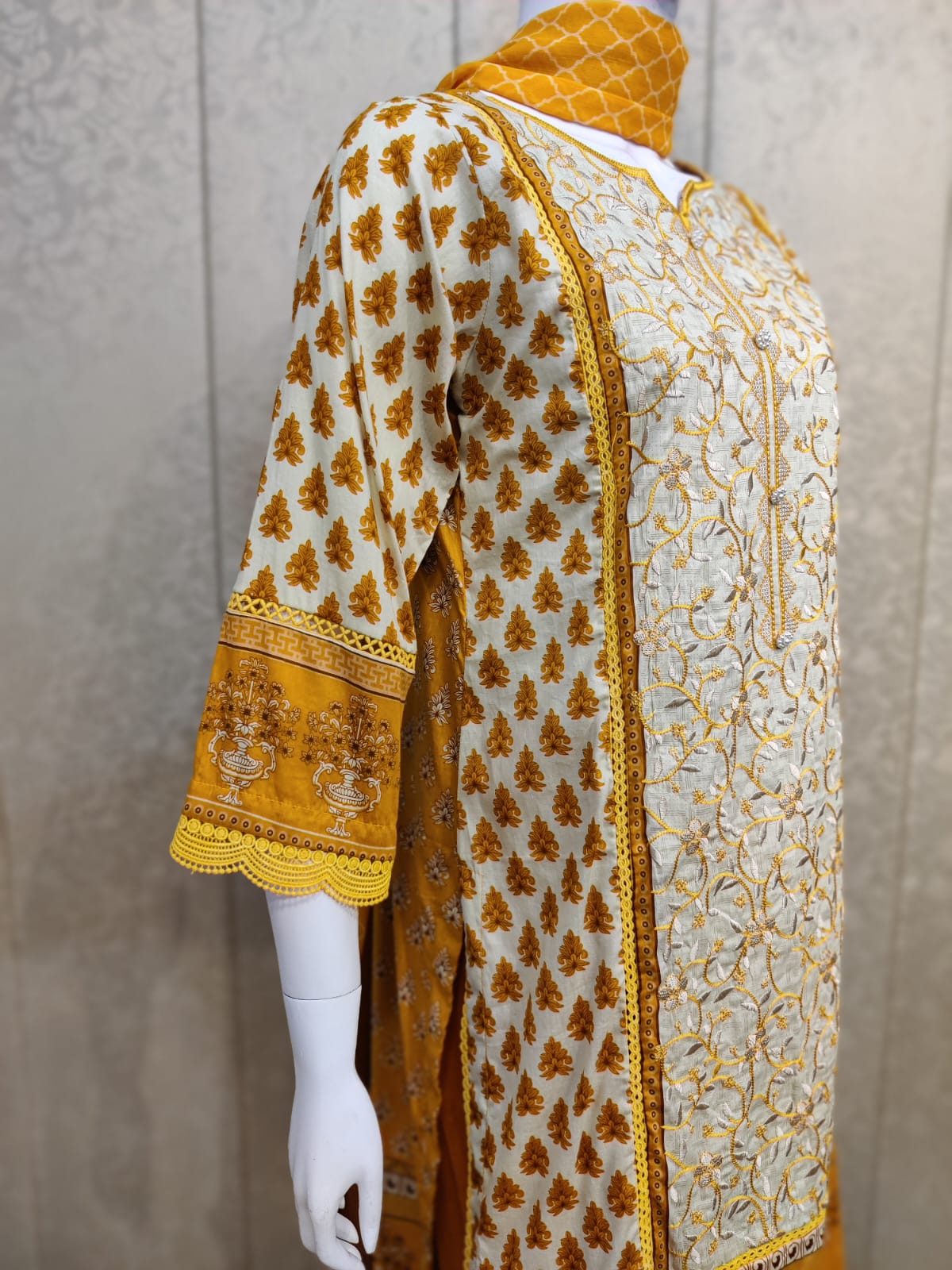 Mirari 3-Pcs Embroidered Shirt With Chiffone Dupatta