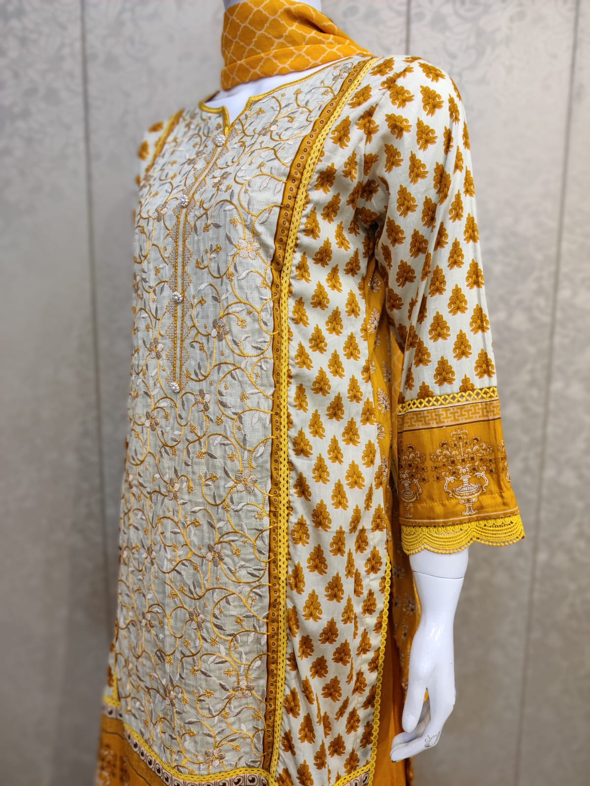 Mirari 3-Pcs Embroidered Shirt With Chiffone Dupatta