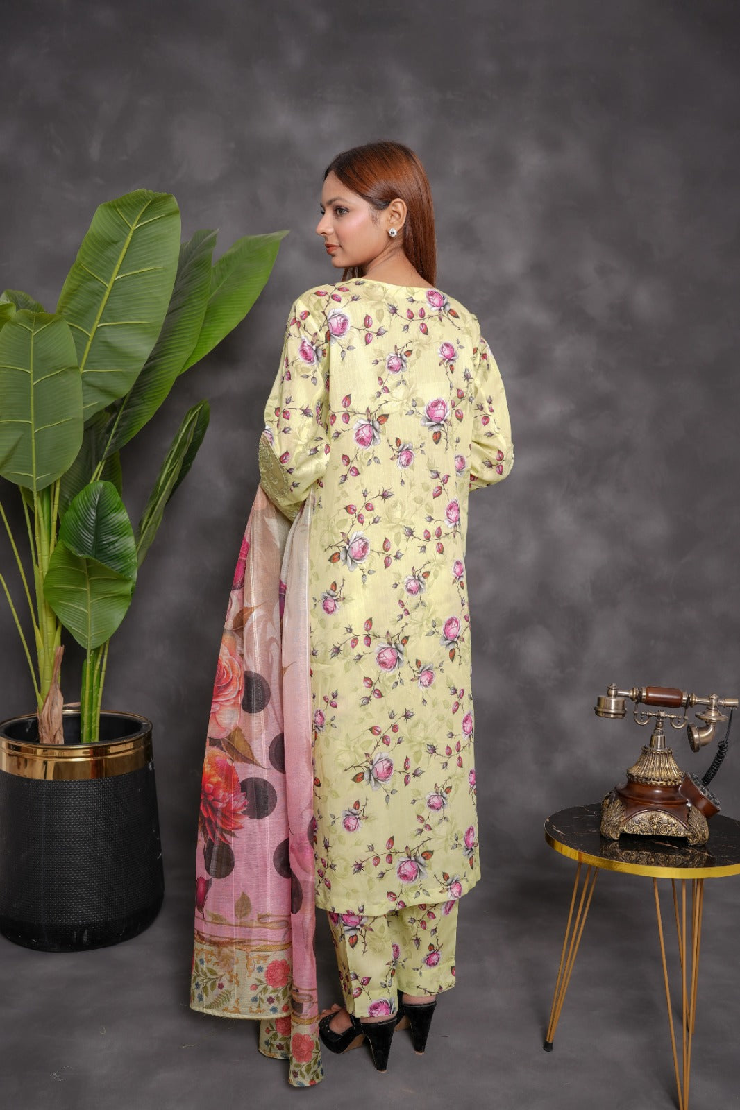 Pista Glow – Pastel Luxe Edition